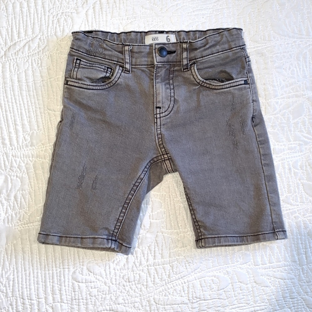 Boys Skinny Slim denim stretchy shorts size 6 from COTTON ON KIDS